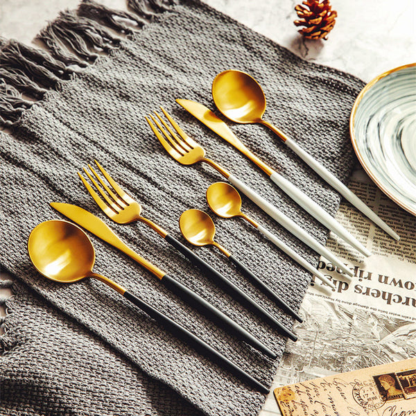 Two Colored 4 Pieces Set Matt Cutlery