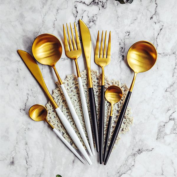 Two Colored 4 Pieces Set Matt Cutlery