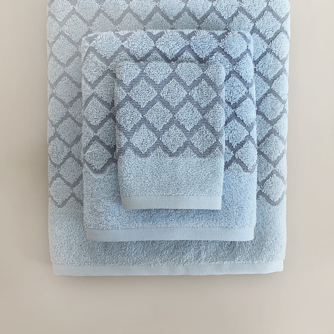 3D Diamond Pattern Blue Towels Set