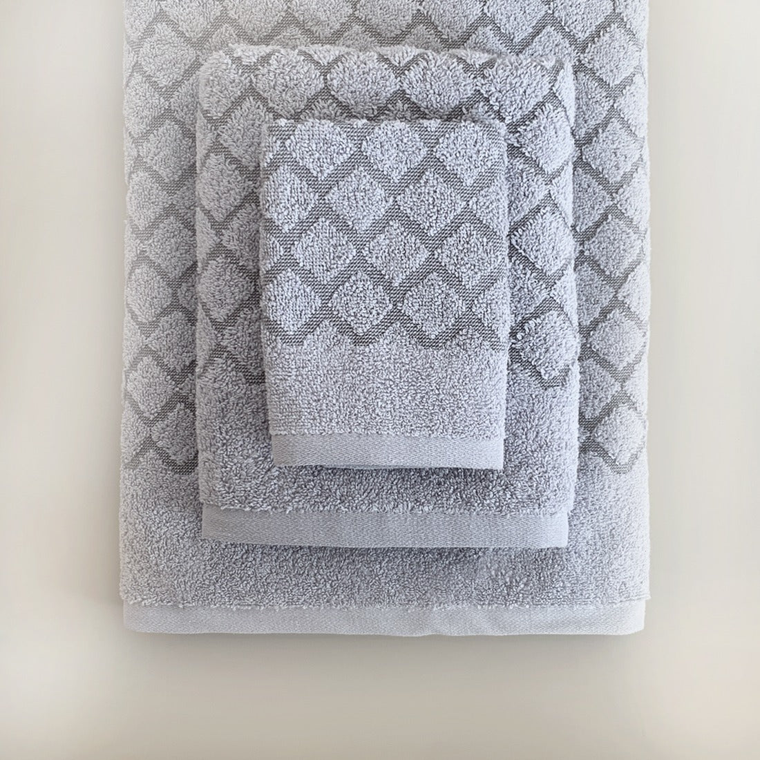 3D Diamond Pattern Grey Towels Collection