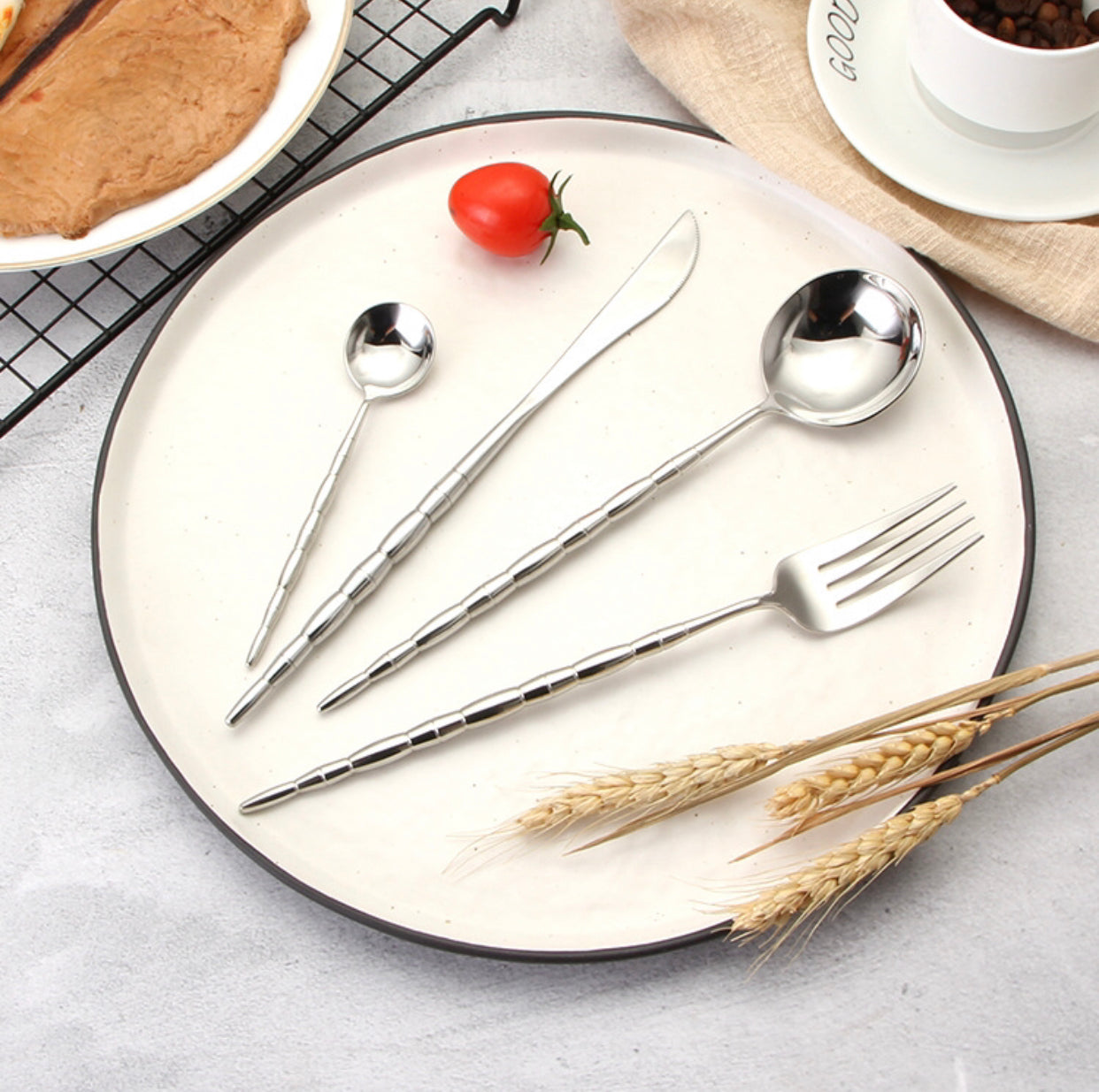 Silver Sophisticated Handle 4 Pieces Set Cutlery